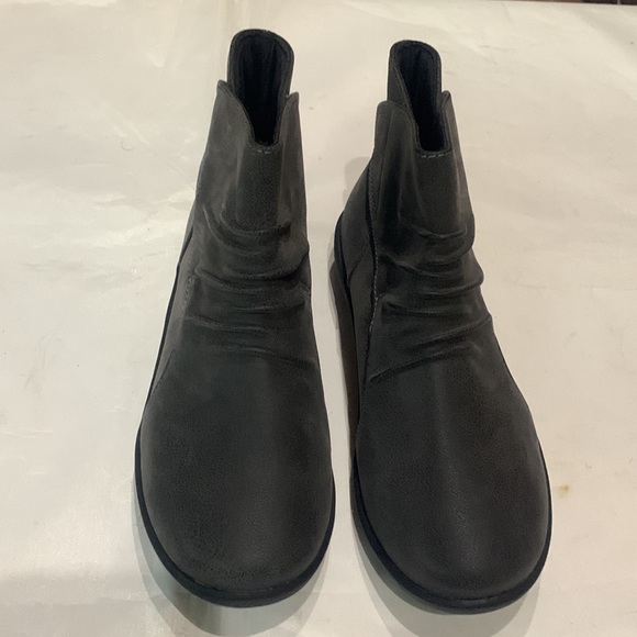 New Clarks Cloudsteppers Sillian Sway Women's Ankle Boots - Picture 4 of 8